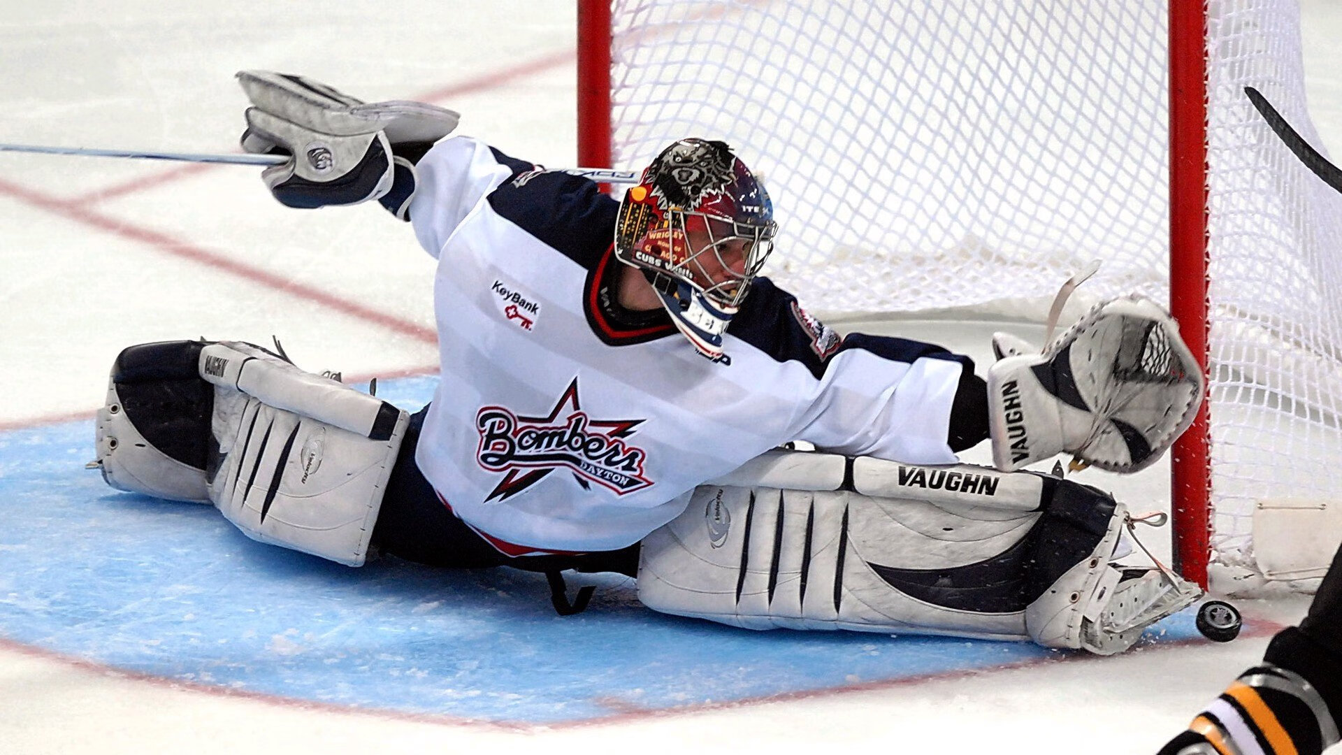 华尔夫迪圣奥斯定门将令人惊叹的扑救，力保比分