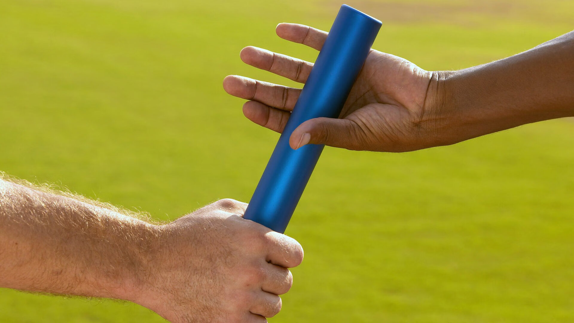 是否应建立更多非洲与亚洲球员通道,加强同非洲国家