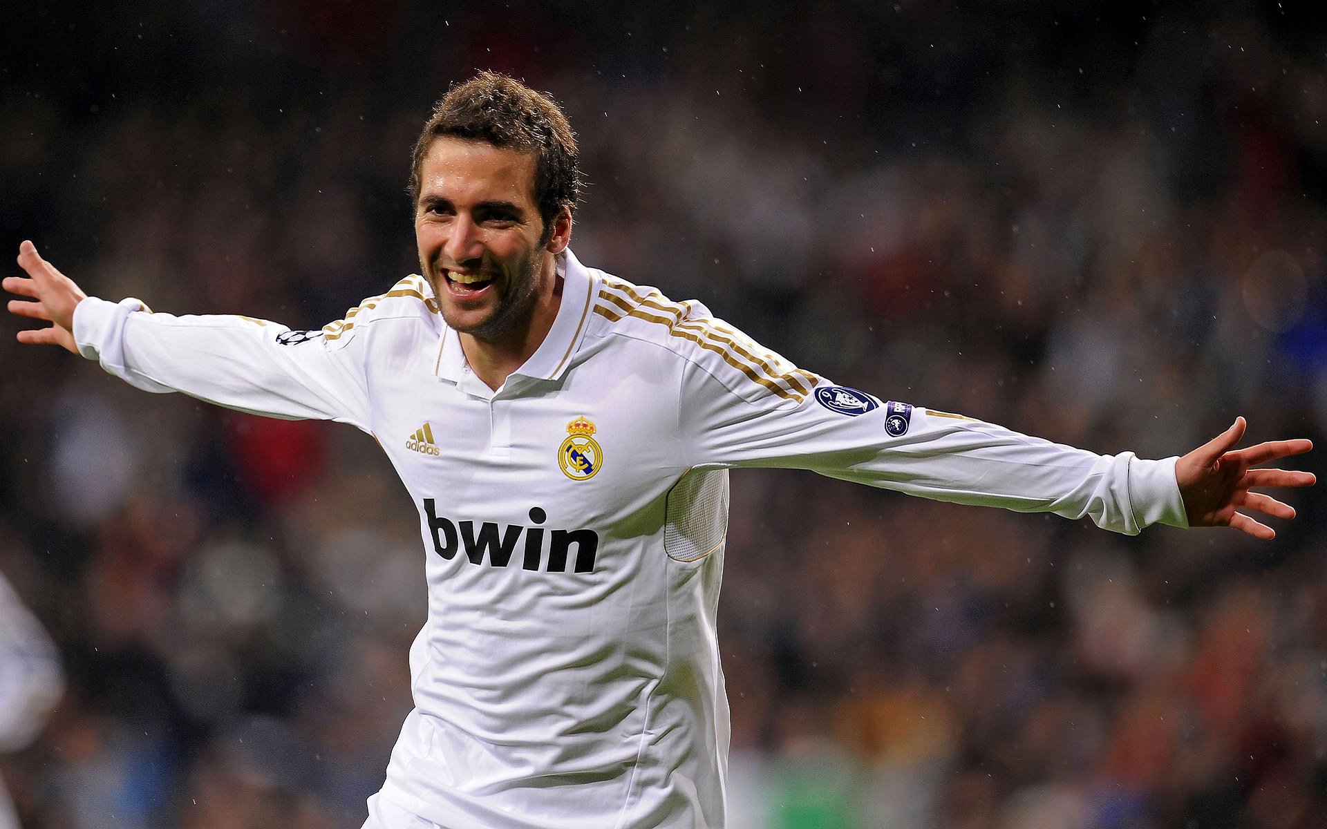 西甲焦点战：皇马客场挑战巴萨，战况激烈，悬念终未揭晓，1314赛季西甲第29轮皇马对巴萨